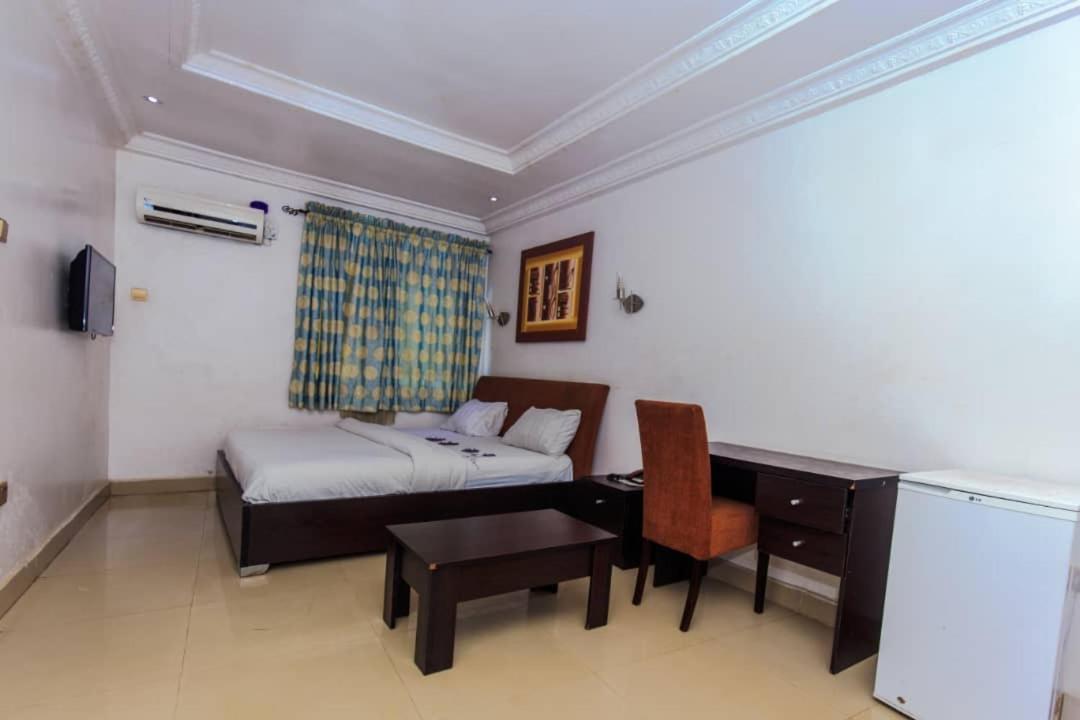 Ben Auto Hotel Lagos Exterior foto