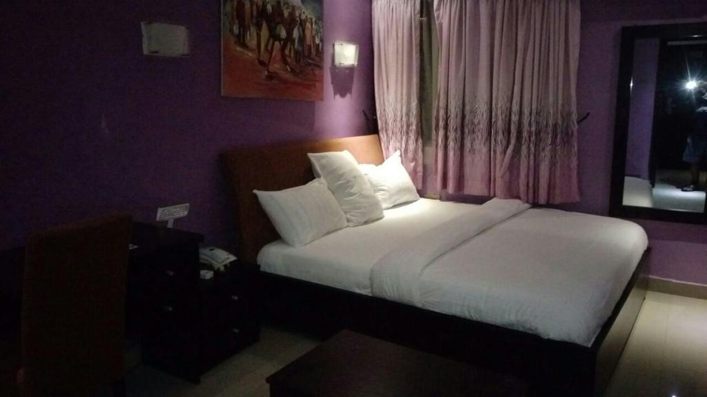 Ben Auto Hotel Lagos Exterior foto