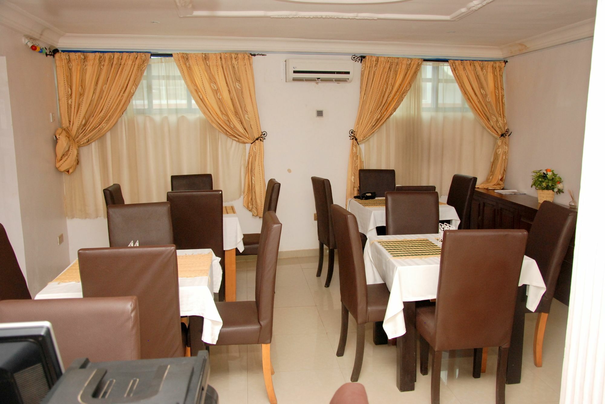 Ben Auto Hotel Lagos Exterior foto